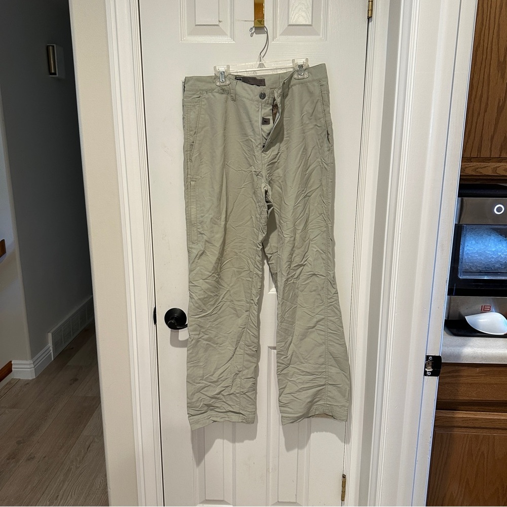 REI Beige Tan Outdoor hiking Pants Mens Size Waist 32" X Length 32”